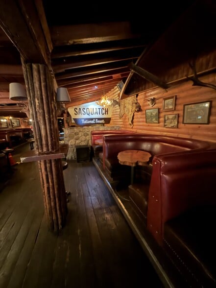 More Photos Of 3172 Los Feliz Blvd, Los Angeles Bar For Sale