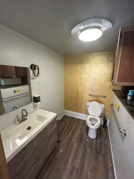 More Photos Of 785-795 Main St, Manchester Storefront Retail Residential For Lease