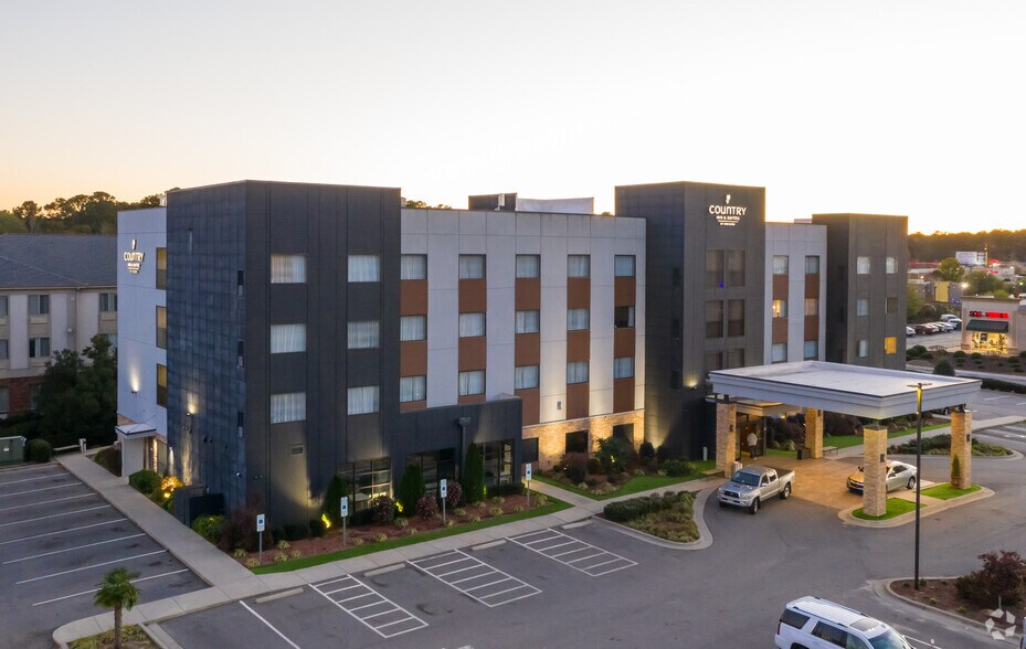 More Photos Of 250 N Equity Dr, Smithfield Hotel For Sale