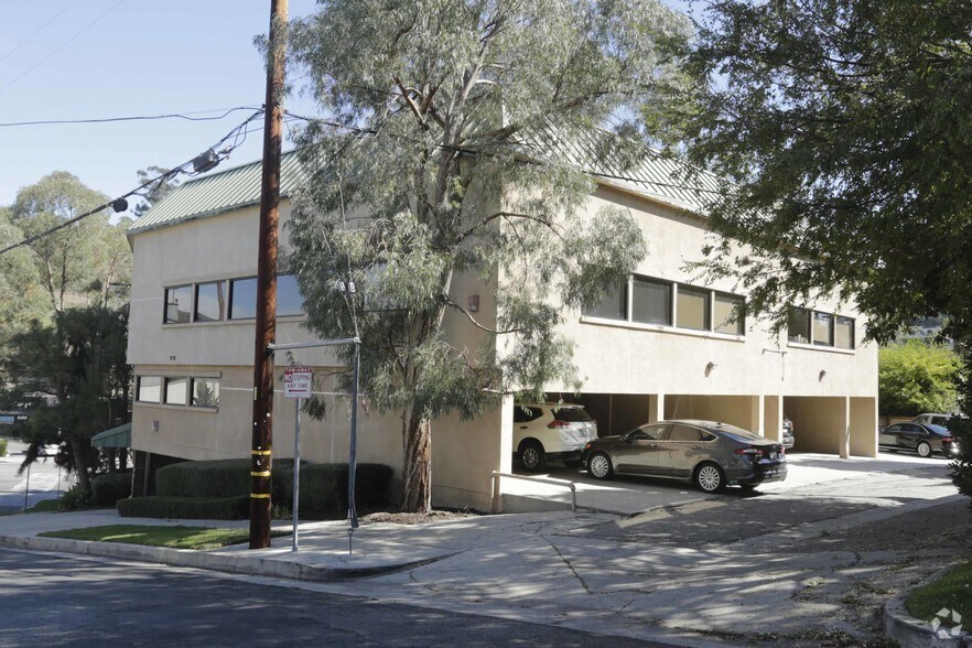 More Photos Of 3255 Cahuenga Blvd W, Los Angeles Office For Sale