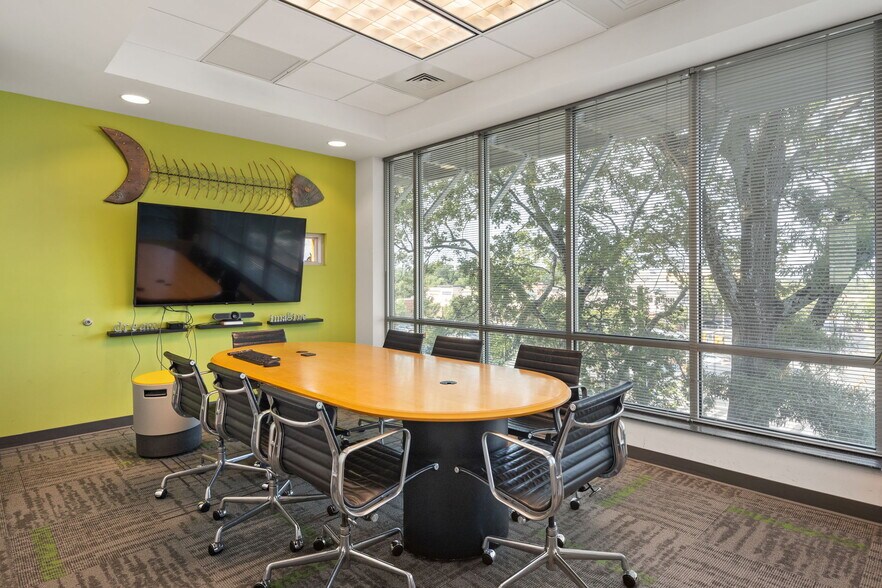 More Photos Of 503 Oberlin Rd, Raleigh Office For Sale
