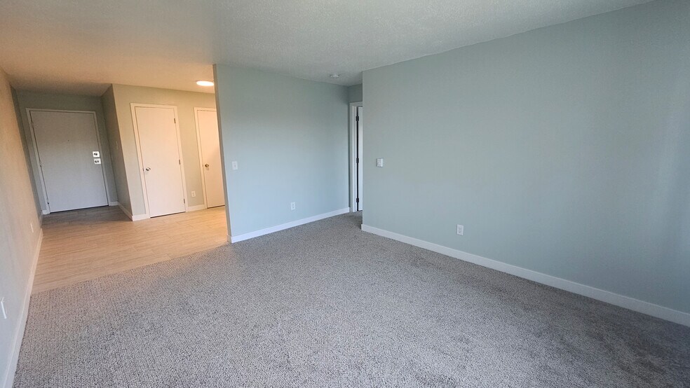 More Photos Of 3315 E 15th St, Des Moines Apartments For Sale