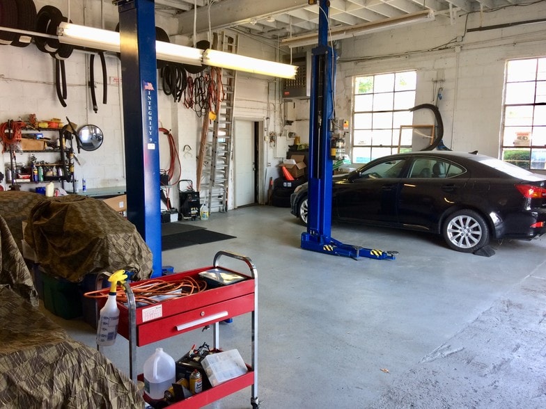 More Photos Of 400 Black Horse Pike, Mount Ephraim Auto Dealership For Sale