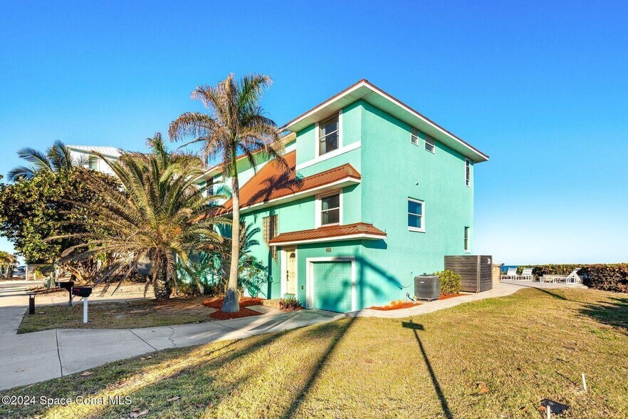 More Photos Of 799 Shell St, Satellite Beach Office For Sale