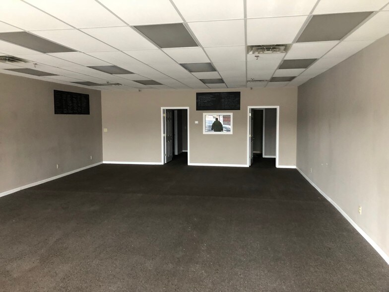 More Photos Of 3121-3149 E Thompson Rd, Indianapolis Unknown For Lease