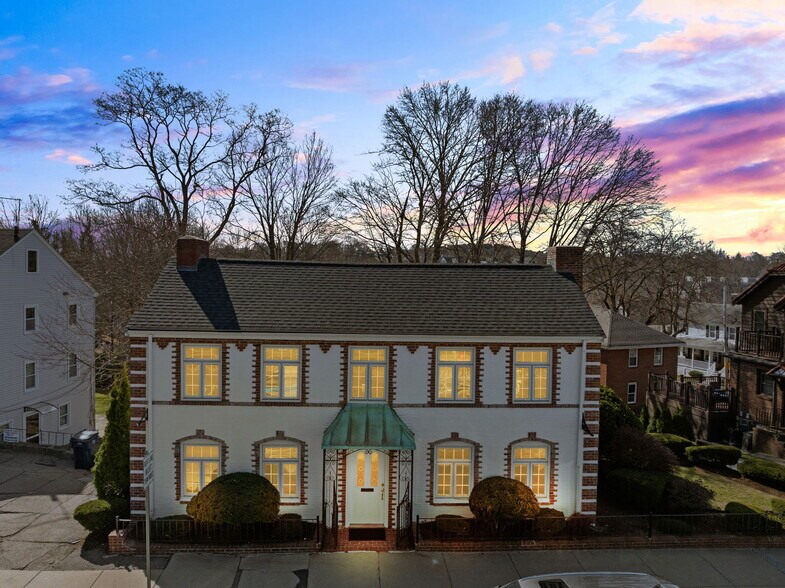 More Photos Of 1646 Centre St, Boston Office For Sale