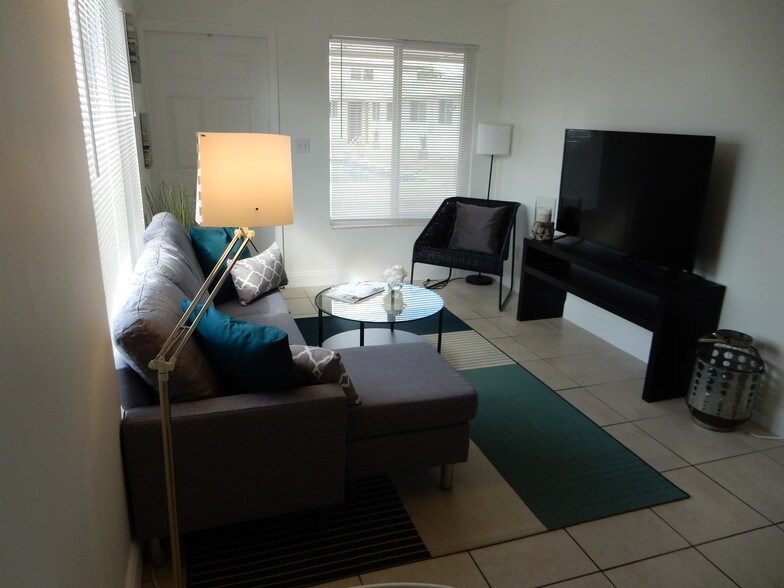 More Photos Of 231 SW 15th St, Pompano Beach Apartments For Sale