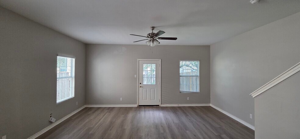 More Photos Of 7810 Kingsbury Wood, San Antonio Multifamily For Sale