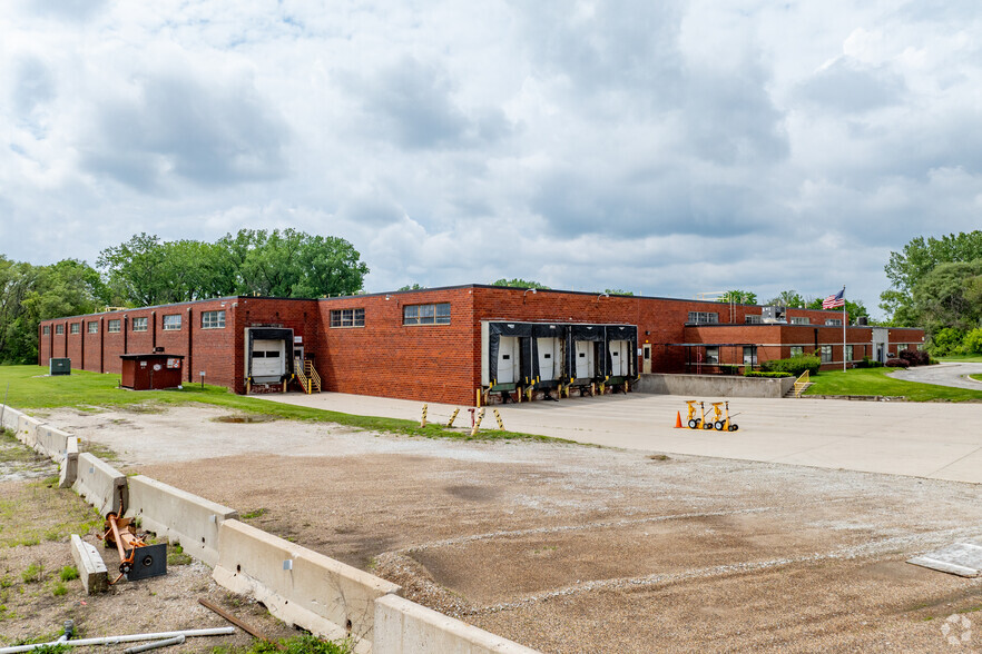 Primary Photo Of 3800 Dixon St, Des Moines Manufacturing For Lease