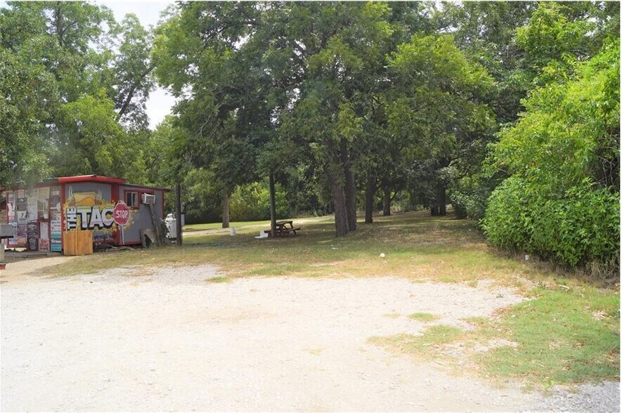 More Photos Of Highway 290, Elgin Office For Sale