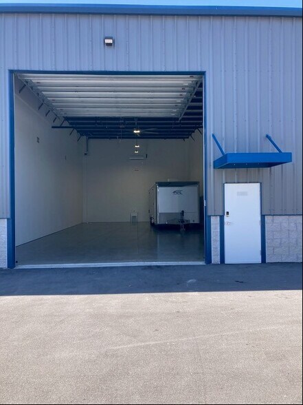 More Photos Of 16291 Innovation Lane, Fort Myers Self Storage For Sale