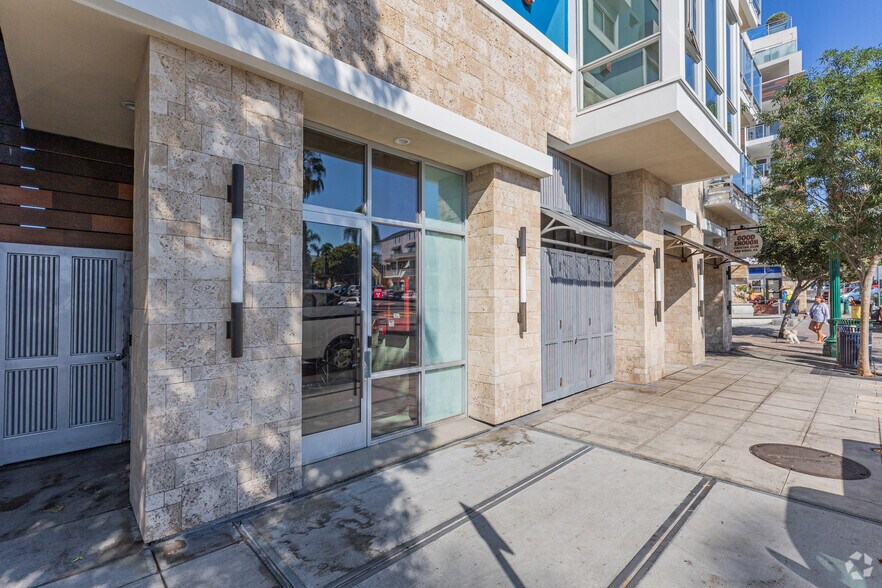 More Photos Of 555 W Date St, San Diego Apartments For Lease