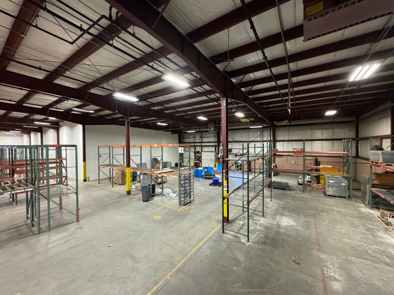 More Photos Of 21 Industrial Dr, South Hadley Manufacturing For Lease