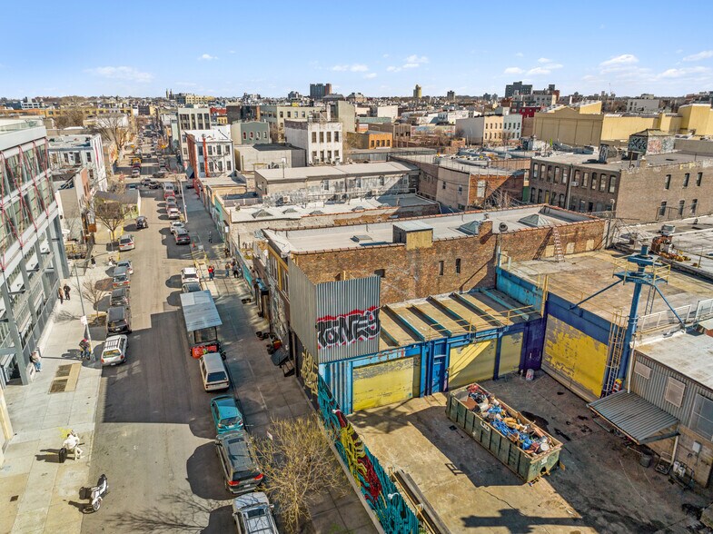 More Photos Of 10 Grattan St, Brooklyn Warehouse For Lease