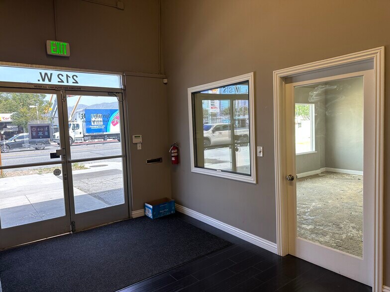 More Photos Of 212 W Magnolia Blvd, Burbank Light Distribution For Lease