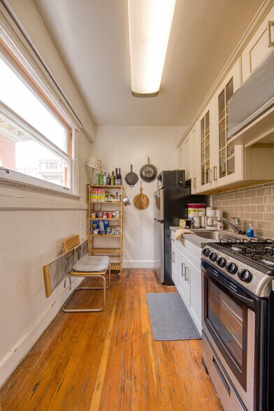 More Photos Of 637-639 Bush St, San Francisco Apartments For Sale