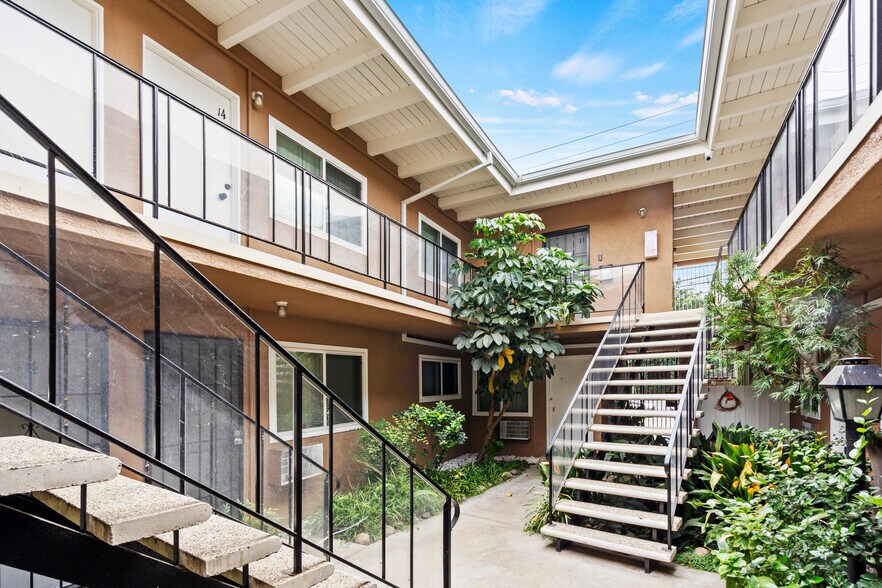 More Photos Of 15043 Victory Blvd, Van Nuys Apartments For Sale