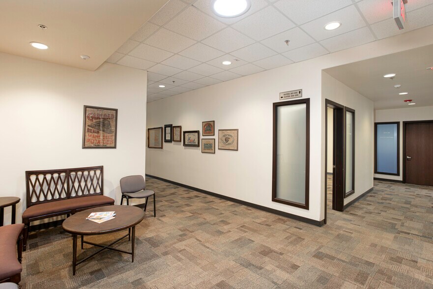 More Photos Of 195 S Broadway St, Orcutt Flex For Lease