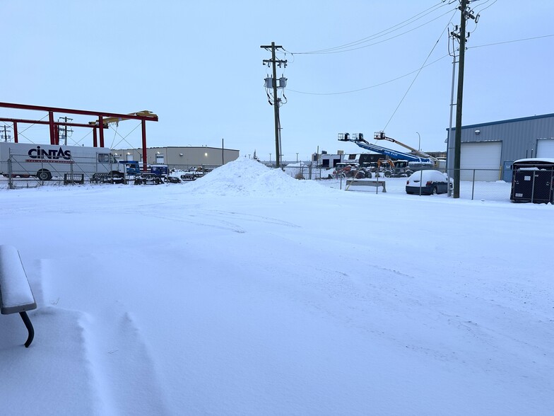 More Photos Of 9601 116 St, Grande Prairie Warehouse For Lease