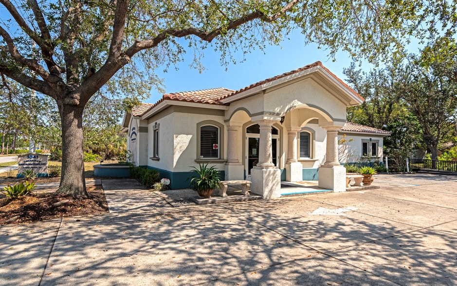 More Photos Of 1041 Ridgewood Ave, Venice Medical For Lease