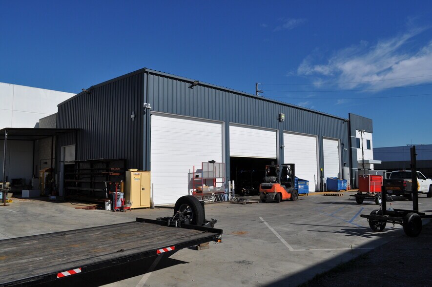 More Photos Of 17577 Metzler Ln, Huntington Beach Land For Lease