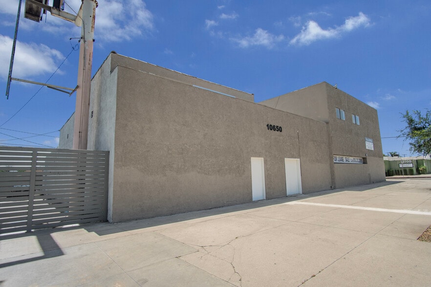 More Photos Of 10650-10658 Burbank Blvd, North Hollywood Food Processing For Sale
