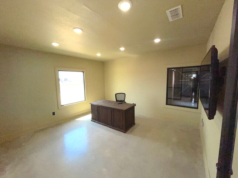 More Photos Of 9606 Interstate 20, Eastland Light Manufacturing For Sale