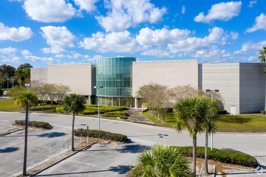 More Photos Of 1700 Oviedo Mall Blvd, Oviedo Unknown For Lease