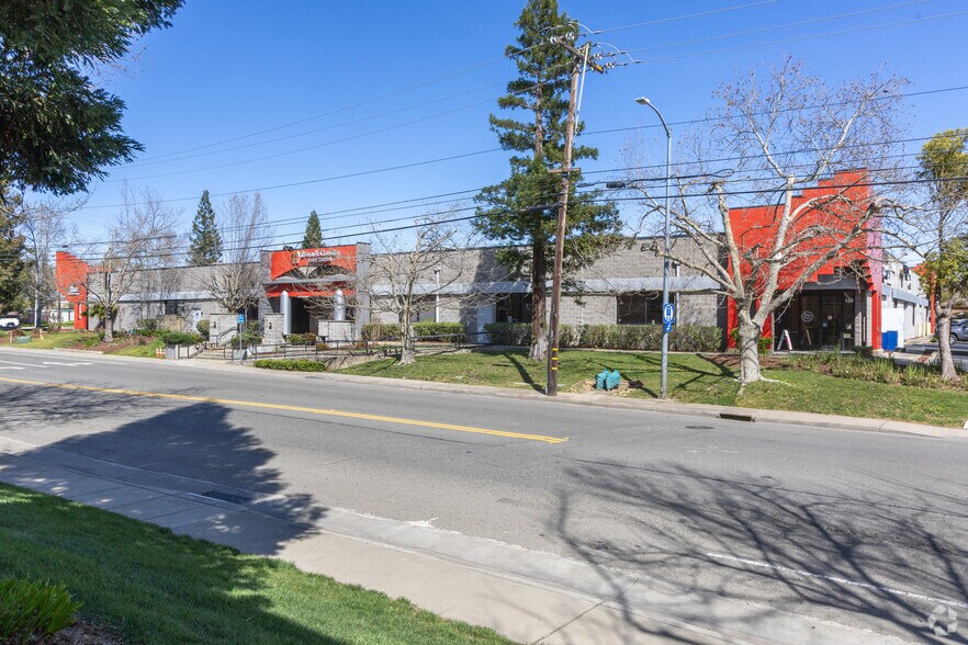 More Photos Of 11354 White Rock Rd, Rancho Cordova Showroom For Sale