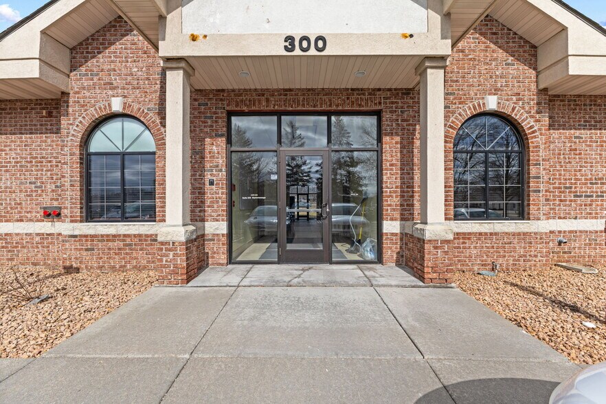 More Photos Of 300 Coon Rapids Blvd NW, Coon Rapids Office Residential For Lease