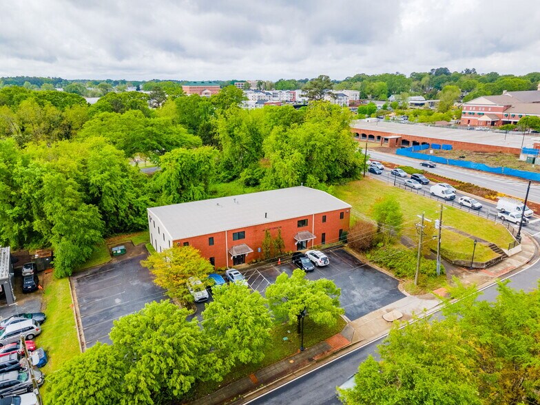 More Photos Of 94 E Crogan St, Lawrenceville Office For Lease