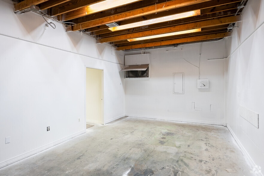 More Photos Of 1720 Main St NE, Palm Bay Unknown For Lease