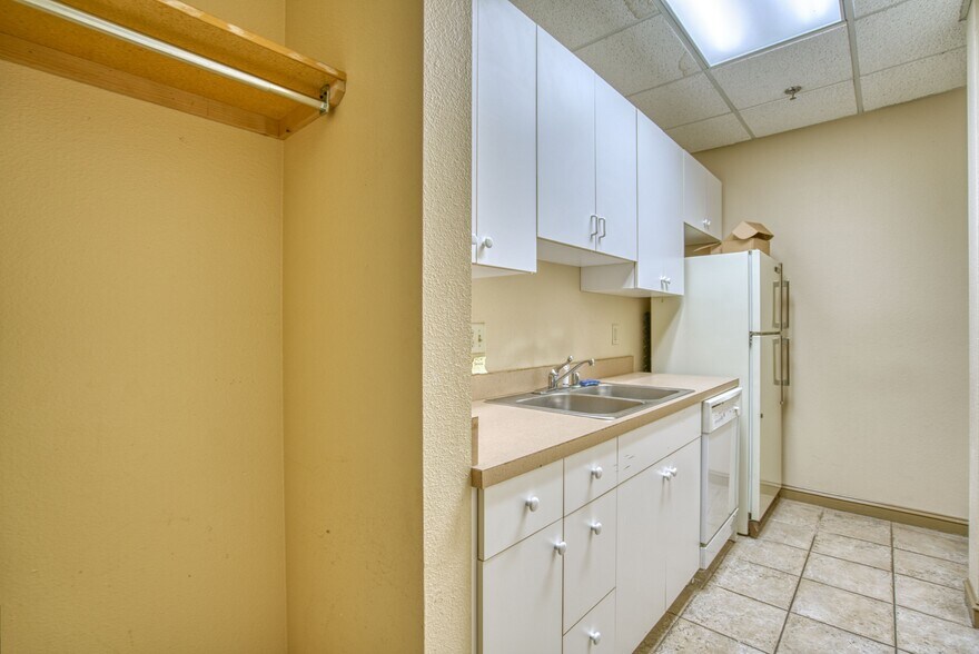 More Photos Of 4790 Table Mesa Dr, Boulder Office For Lease