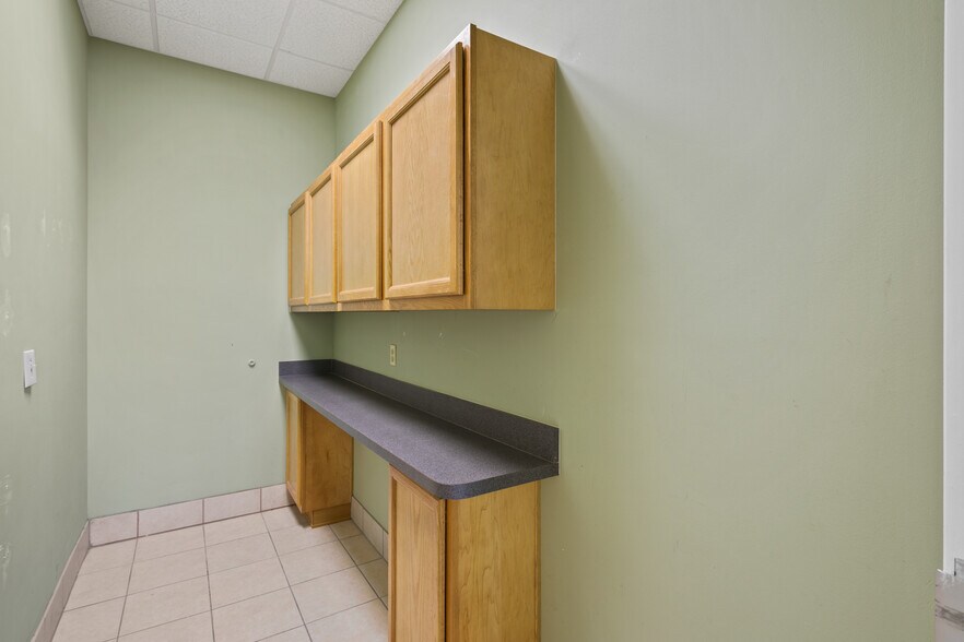 More Photos Of 2255 Dunn Ave, Jacksonville Medical For Lease