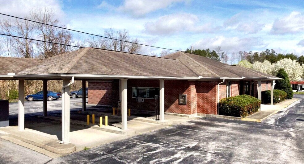 Primary Photo Of 941 US-25W Hwy, Williamsburg Bank For Sale