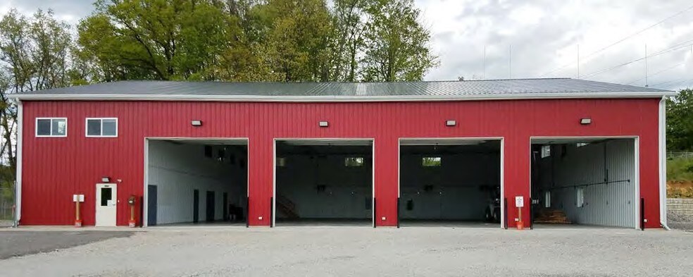 More Photos Of 70 Grimes Rd, Claysville Warehouse For Lease