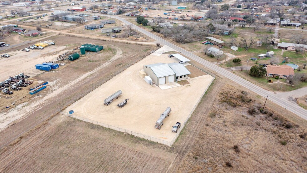 More Photos Of 200 N Yule Ave, Charlotte Office For Sale