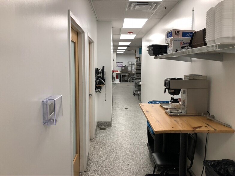 More Photos Of 106 E Lincoln Hwy, Dekalb Restaurant For Lease