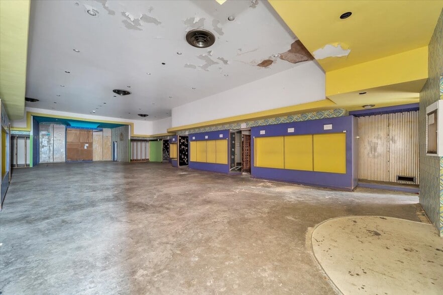 More Photos Of 210 S Jefferson St, Roanoke Loft Creative Space For Sale