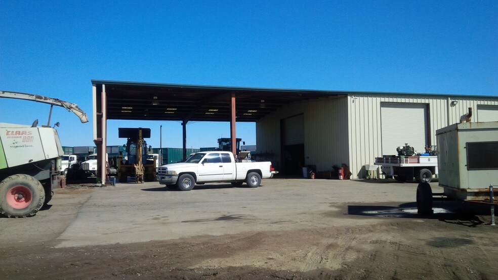 More Photos Of 10500 8th Ave, Hanford Warehouse For Lease