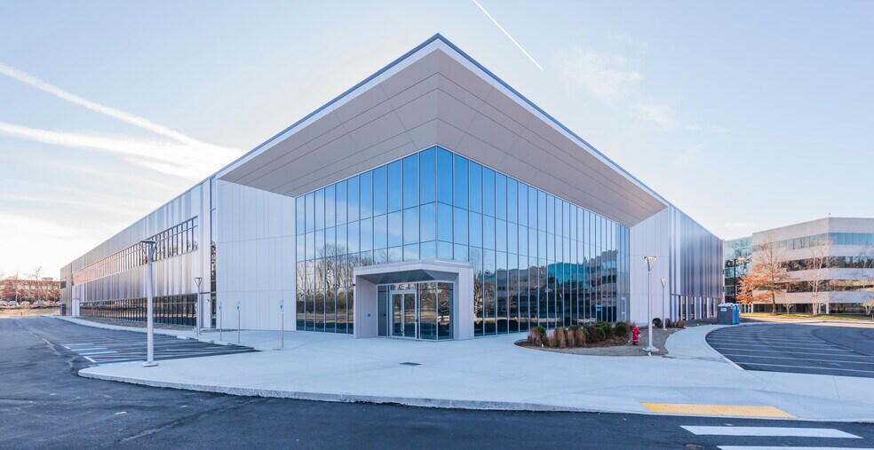 Primary Photo Of 172 Middlesex Tpke, Bedford Light Manufacturing For Lease