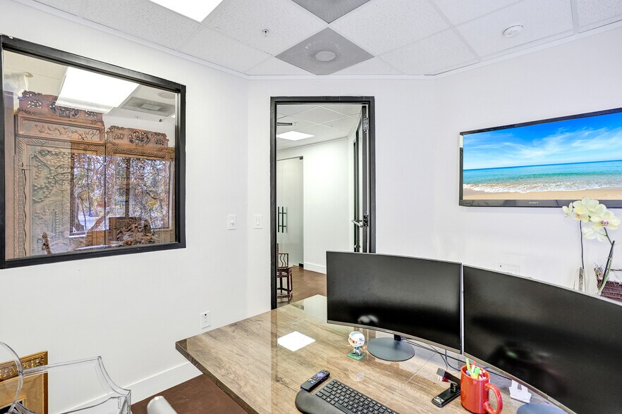 More Photos Of 7374 SW 93rd Ave, Miami Office For Sale