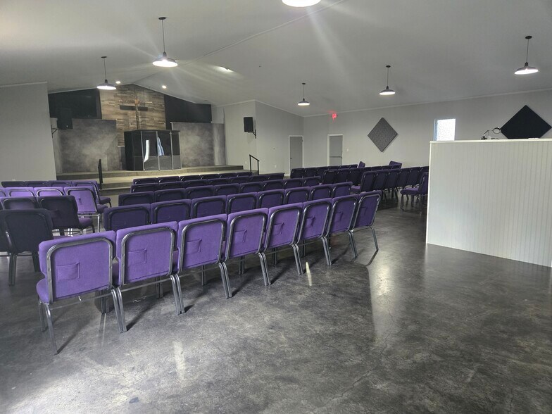 More Photos Of 1360 Fisher Ferry St, Thomasville Specialty For Sale