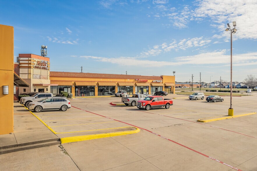 More Photos Of 5110 Paige Rd, The Colony Unknown For Lease