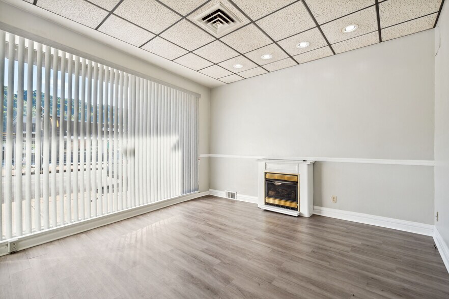 More Photos Of 314-316 W Main St, Monongahela Storefront Retail Office For Sale