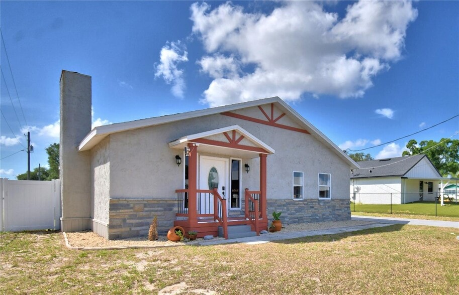 Primary Photo Of 208 Center St, Auburndale Office For Sale