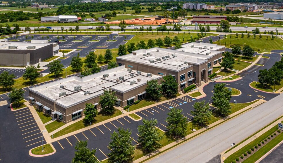 More Photos Of 3605 W Southern Hills Blvd, Rogers Office For Sale