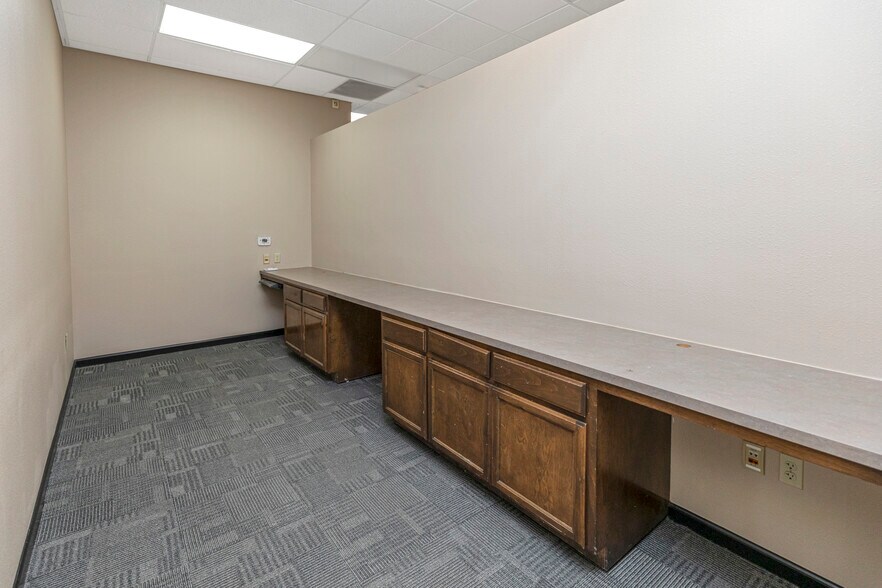 More Photos Of 3305 G St, Merced Office For Sale