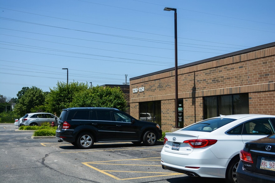 More Photos Of 1200-1228 Allanson Rd, Mundelein Warehouse For Sale