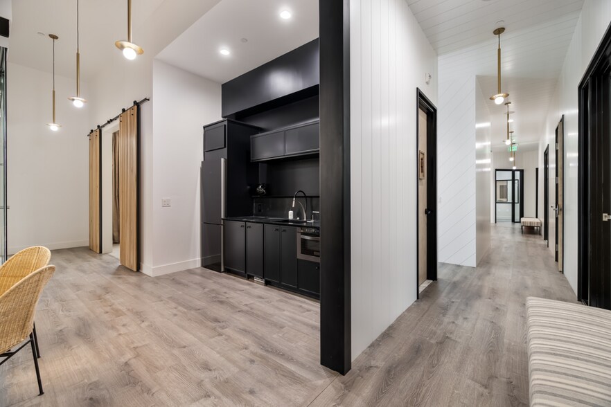 More Photos Of 725 W Elliot Rd, Gilbert Office For Sale